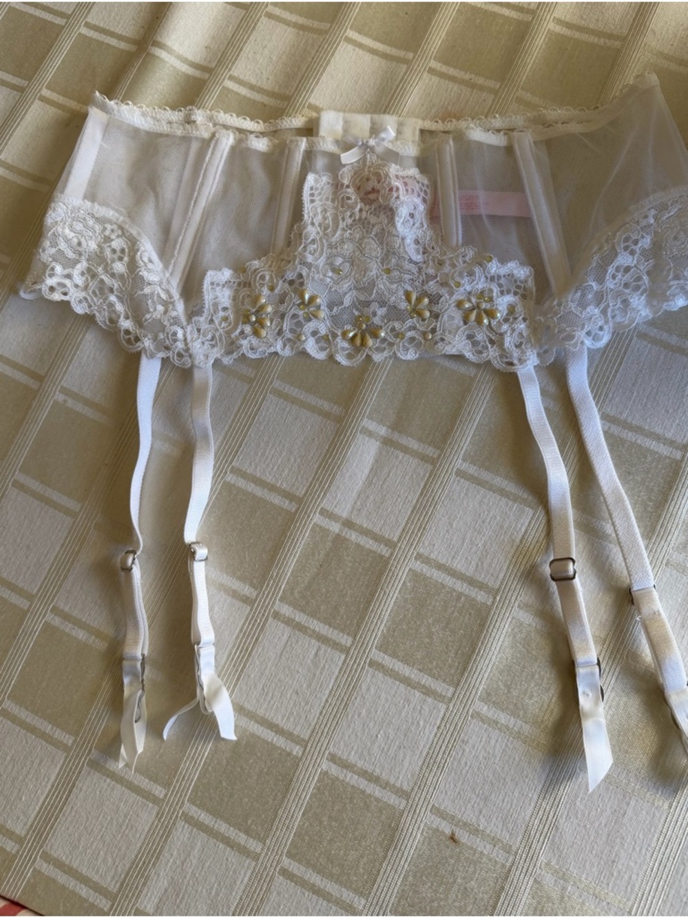 NWT Victoria's Secret White Lace Garter Belt with Floral Appliqué